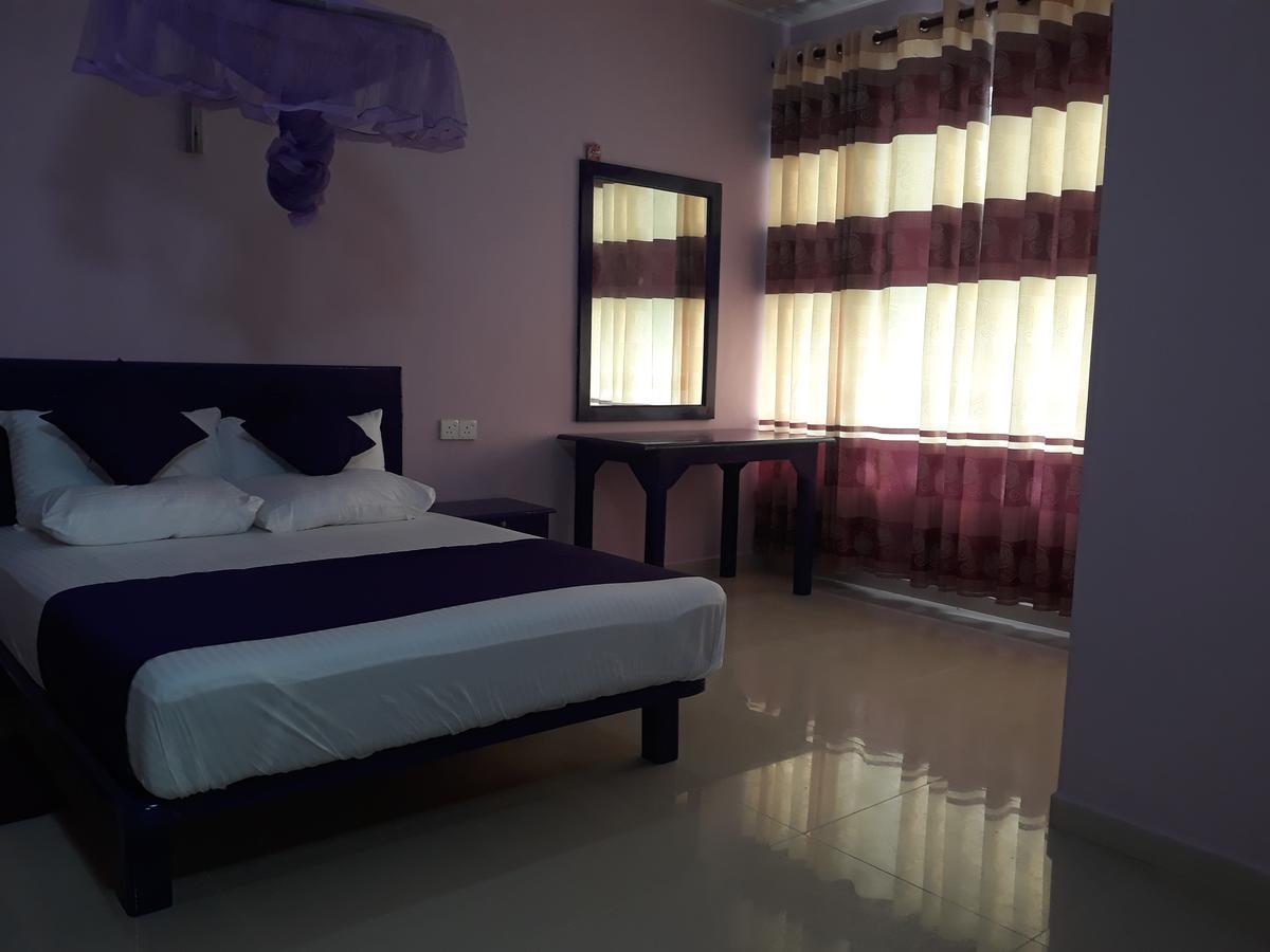 Bevary City Hotel Anuradhapura Exterior foto